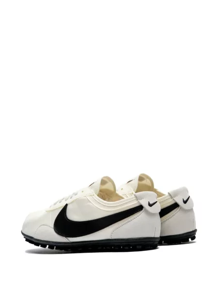 Sneakerși Nike Vomero cu bretele negru