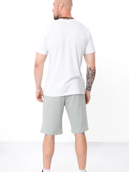 Шорты носи своє серые