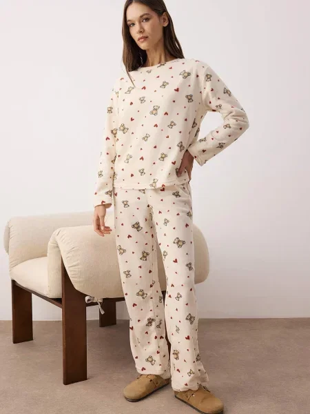 Trendyol Pijama ecru / maro deschis / roși aprins negru
