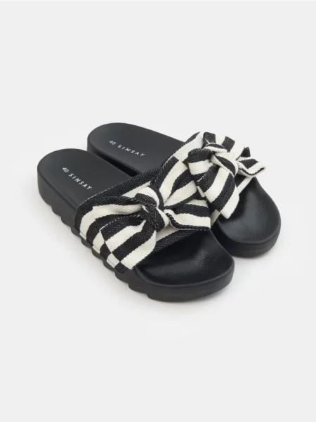 Шлепанцы Sinsay с бантом