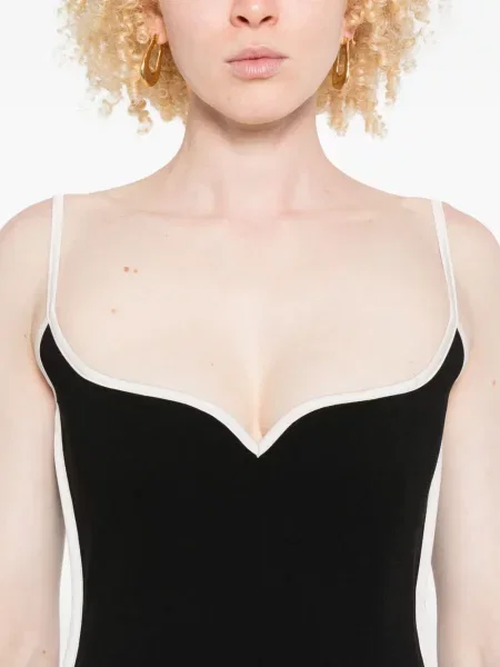 Rochie midi Paris Georgia cu motiv cu inimi până la genunchi de costum negru