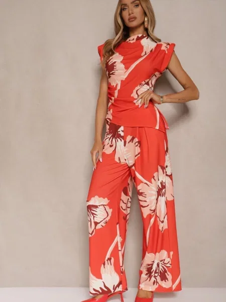 Komplet Marszczona Bluzka o Asymetrycznym Kroju i Szerokie Spodnie w Kwiaty Linidia czerwony