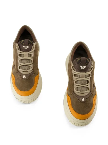 Sneaker Fendi autogrammal barna