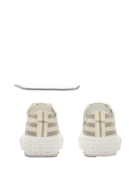 Sneakerși Burberry în carouri