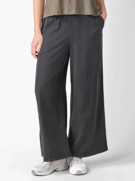 Klitmøller Collective Pantaloni Kaja negru