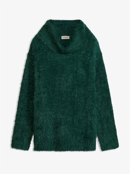 Sweter z golfem z miękkiej przędzy puchowej zielony