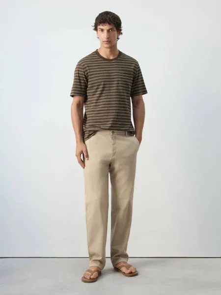 Jeansy relaxed fit z mieszanki bawełny i lnu Mężczyzna 44 MANGO MAN beżowy