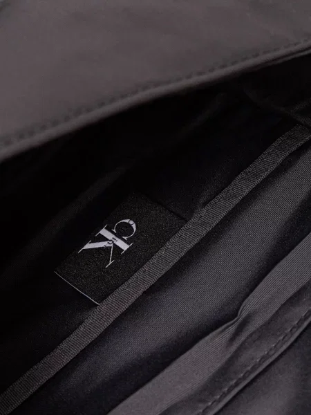 Táska Calvin Klein fekete