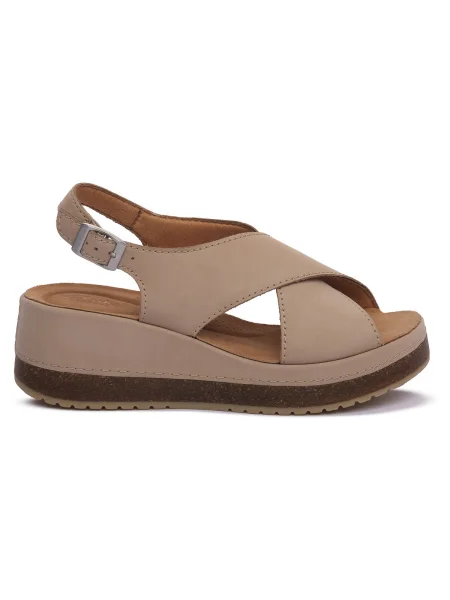 Pantofi Clarks bej