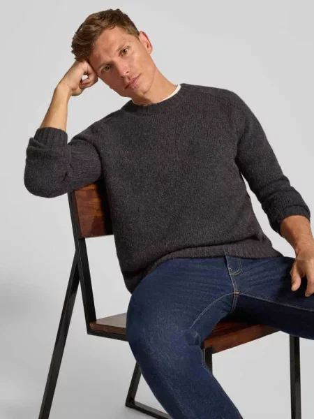 Sweter z dzianiny z prążkowanymi wykończeniami model ‘Adryan’ Tiger Of Sweden granatowy