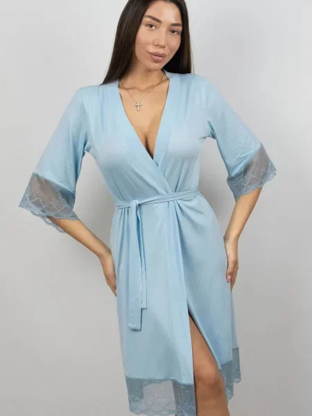 Женский однотонный халат блакитний
