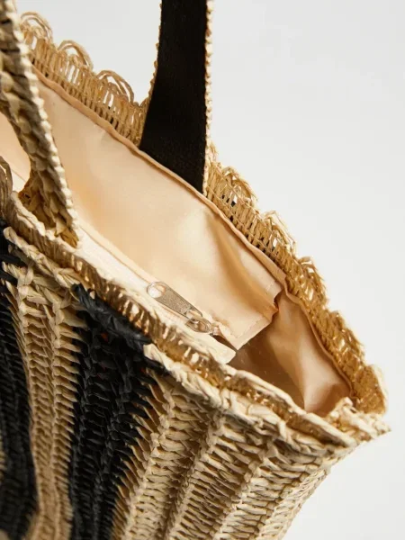 Torbica Marisse s črtami črna