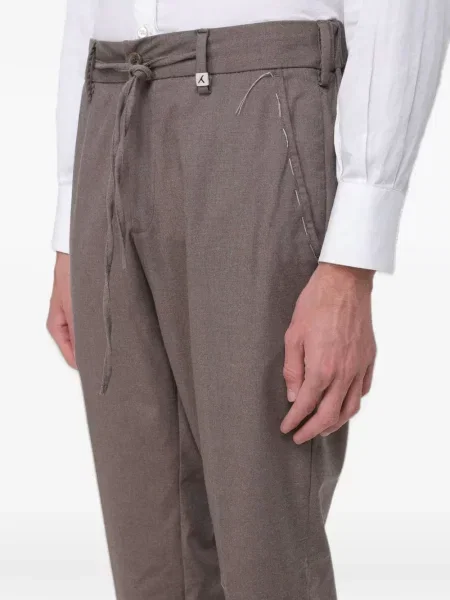 Pantaloni Myths maro