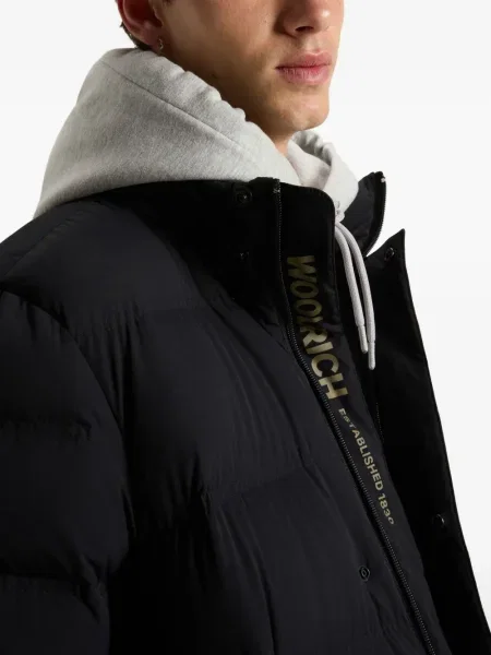 Rastezanje kaput Woolrich s kapuljačom plava