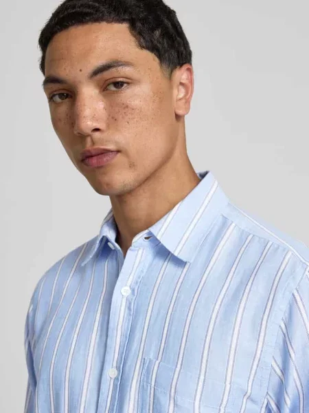 Koszula casual z bawełny krój regular fit Closed