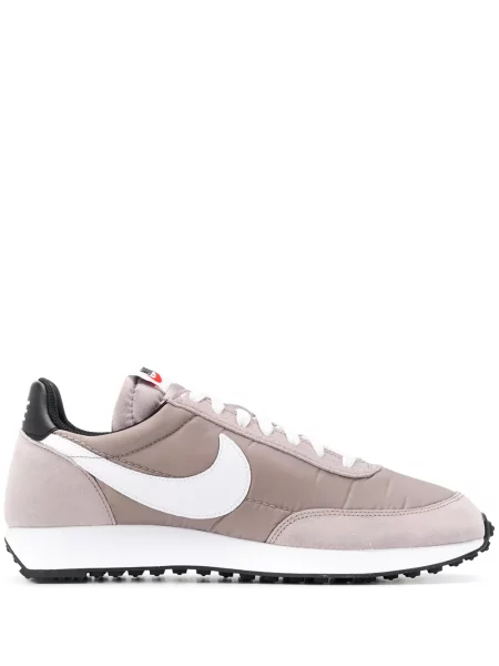 Sneakerși Nike din piele de căprioară roz