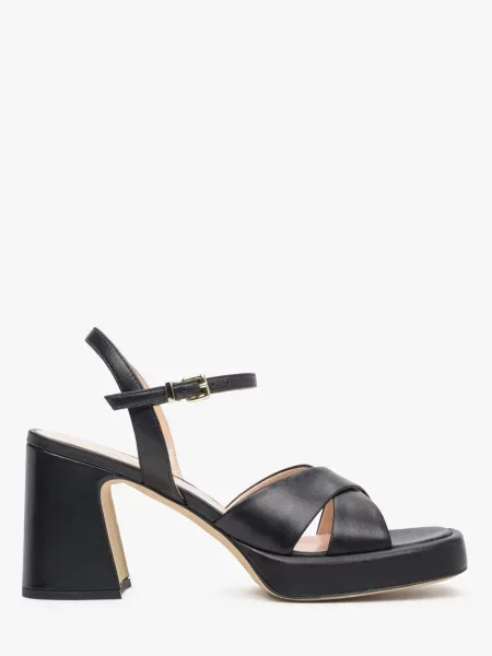 Кожаные босоножки Evaluna черные