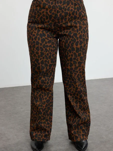 Blugi drepți Trendyol cu talie înaltă cu model leopard maro