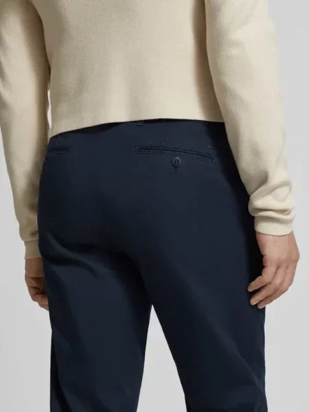 Spodnie w kroju regular fit z tylną kieszenią model Evans' Brax granatowe