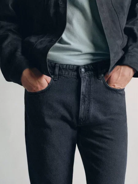Jeansy regular fit wyprodukowane we Włoszech z tkaniny Candiani Mężczyzna 40 MANGO MAN szary