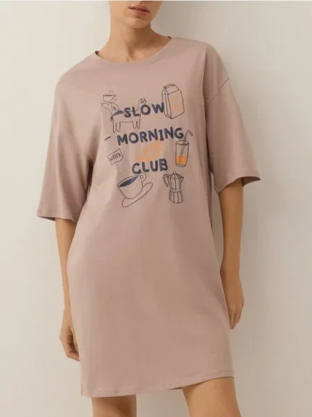 Reserved Cămașă de noapte cu imprimeu cafeniu