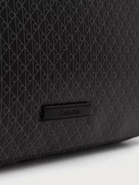 Calvin Klein Laptoptáska Emblem Aop Coated Commuter/Lapto fekete
