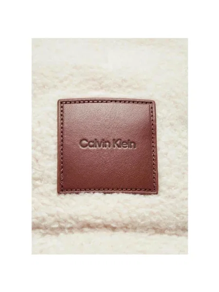 Calvin Klein Šiltovka All-Over Sherpa W/ Patch Cap Krémová béžová