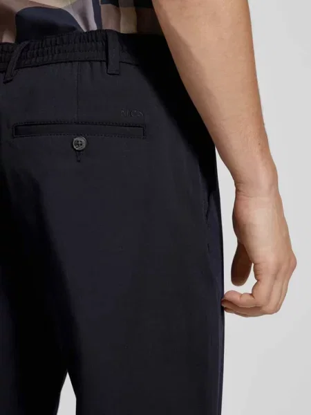 Spodnie materiałowe krój slim fit ze ściągaczem w pasie Mcneal