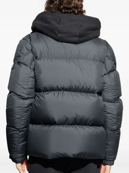 Matlasat geacă cu puf Moncler negru