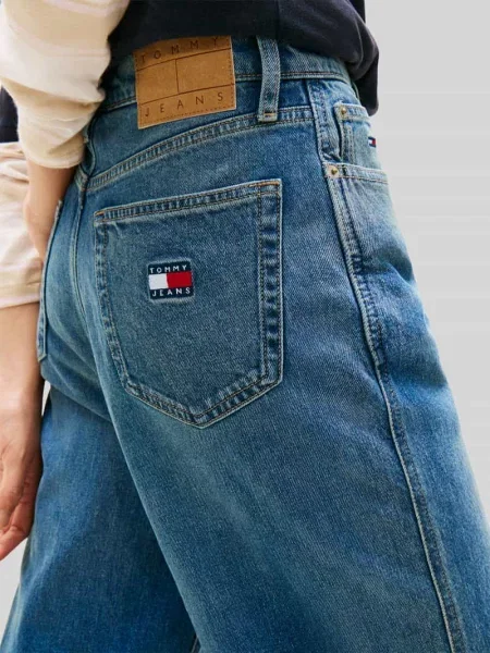 Jeansy Wide & Loose Fit z mieszanka bawełny Tommy Jeans niebieskie