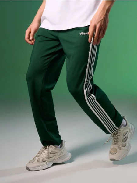 Sinsay Sportovní kalhoty straight leg s pruhy zelená