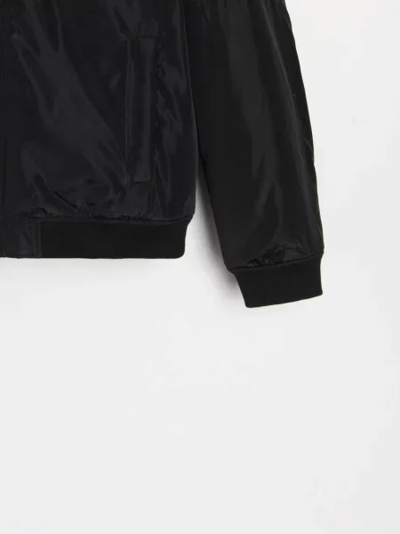 Бомбер Sinsay черный