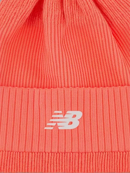 Шапка New Balance красная