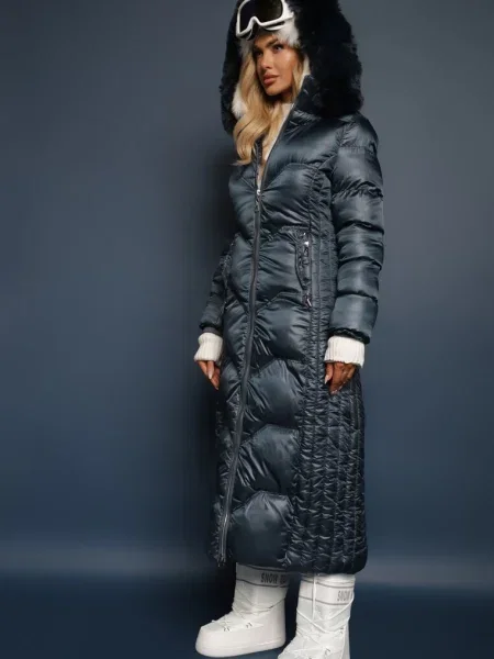 Jachetă-Palton Închis Cu Matlasare Decorativă Cu Gluga Cu Blană Și Pliuri Larian verde