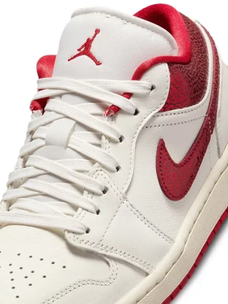 Sneakerși Jordan din piele alb