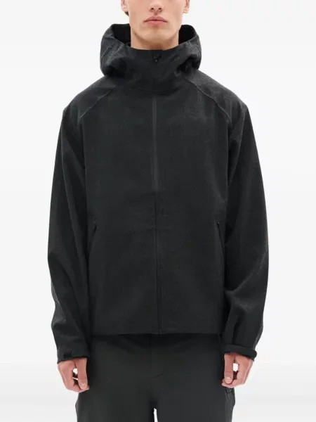 Яке Hiking Patrol черно