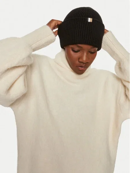 Шапка с вълна BOSS черно