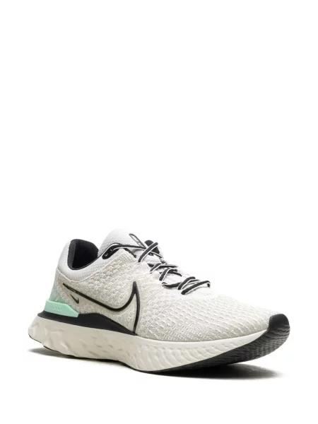 Papuci Nike fără toc alb