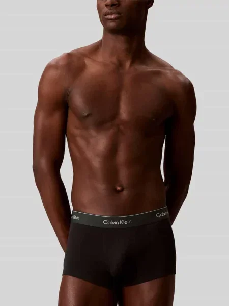 Obcisłe bokserki o kroju slim fit z mieszanka bawełny w zestaw 3 szt. Calvin Klein Underwear czarny