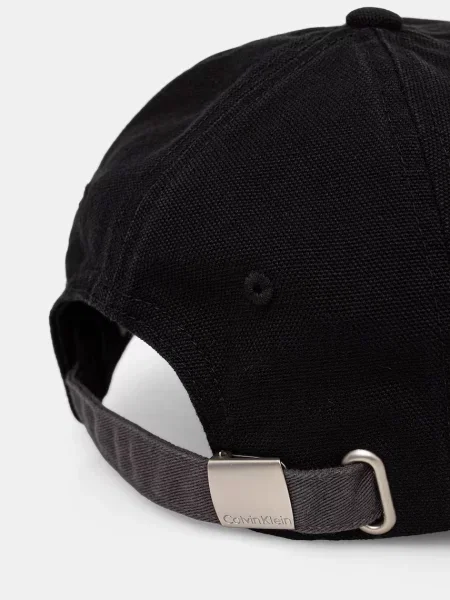 Calvin Klein Czapka z daszkiem czarny