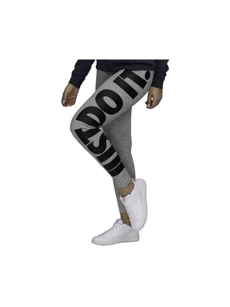 Dresuri Nike