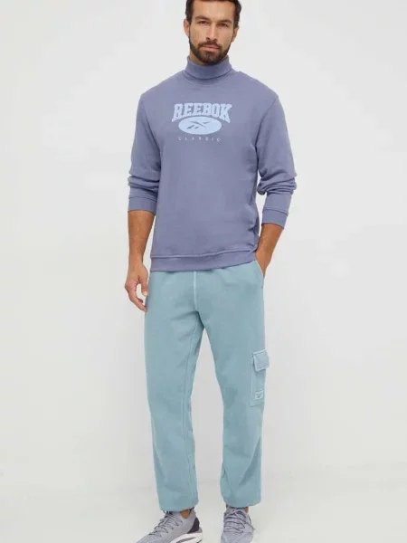 Классический свитер Reebok Classic с аппликацией