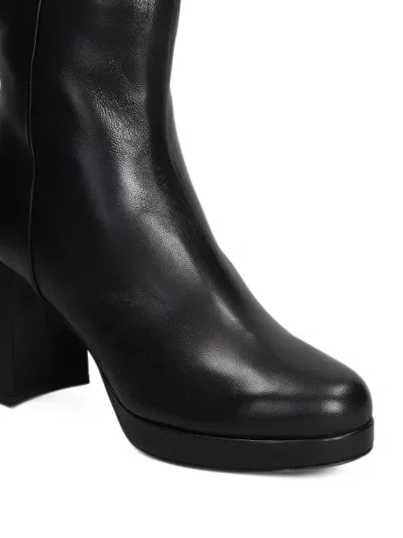 Cizme scurte The Seller din piele cu platformă negru