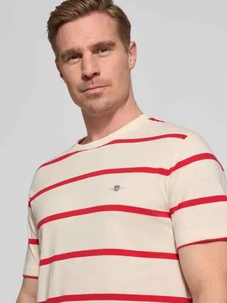 T-shirt o kroju regular fit z wyhaftowanym logo Gant biała