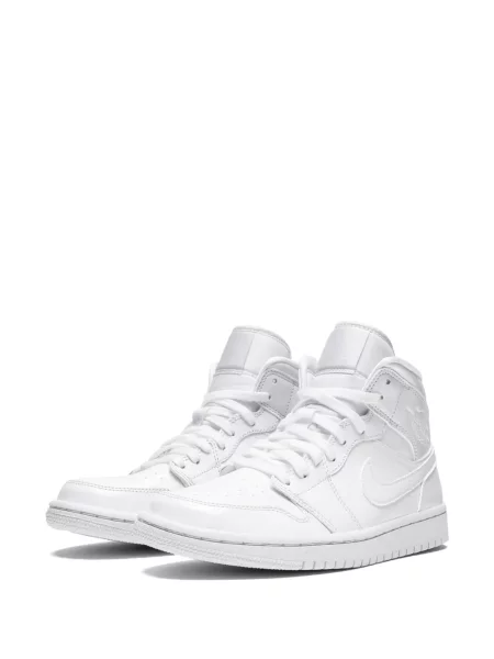 Iš natūralios odos lakuotos sportbačiai Jordan Air Jordan 1 balta