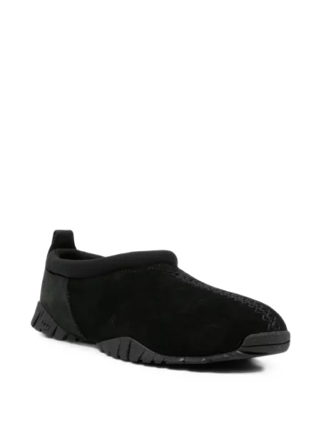 Chiloți Ugg din piele de căprioară slip-on negru