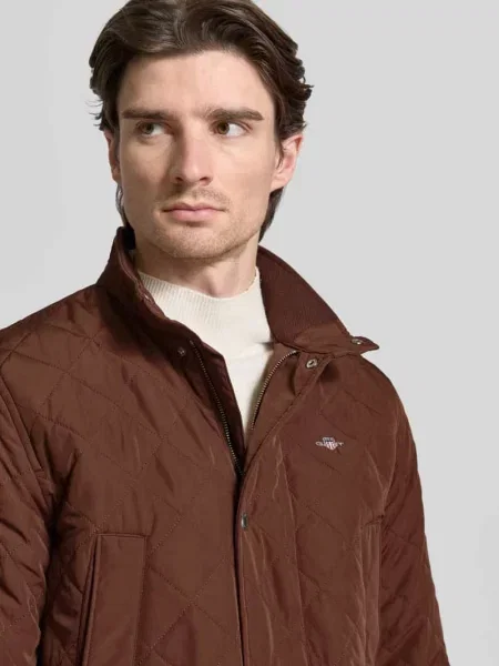 Kurtka pikowana krój regular fit z wyhaftowanym logo model „Windcheater” Gant
