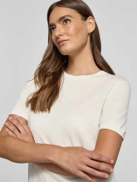 Sweter o kroju regular fit z mieszanki żywej wełny model SESSINAK' Hugo beżowy