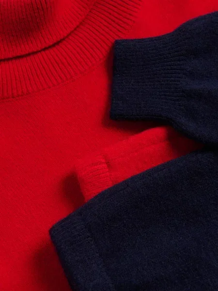 Reserved Светр-водолазка червоний