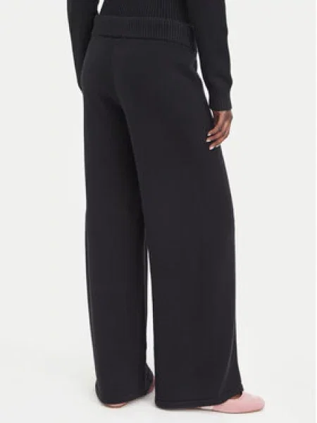 Juicy Couture Pletene hlače črna